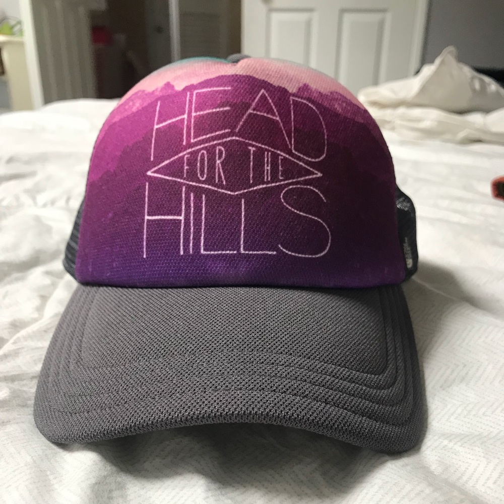 NWOT The North Face trucker hat